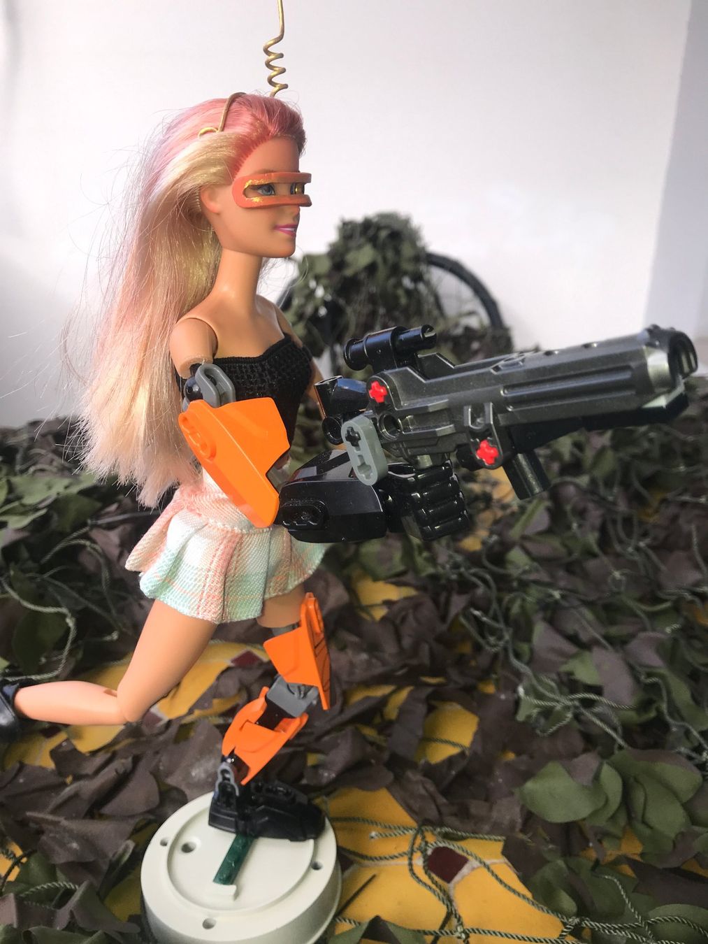 Figuren: Cyberpunk Barbie 12 years+ OOAK with box and stand – Gebraucht aus Onex von johnca 5