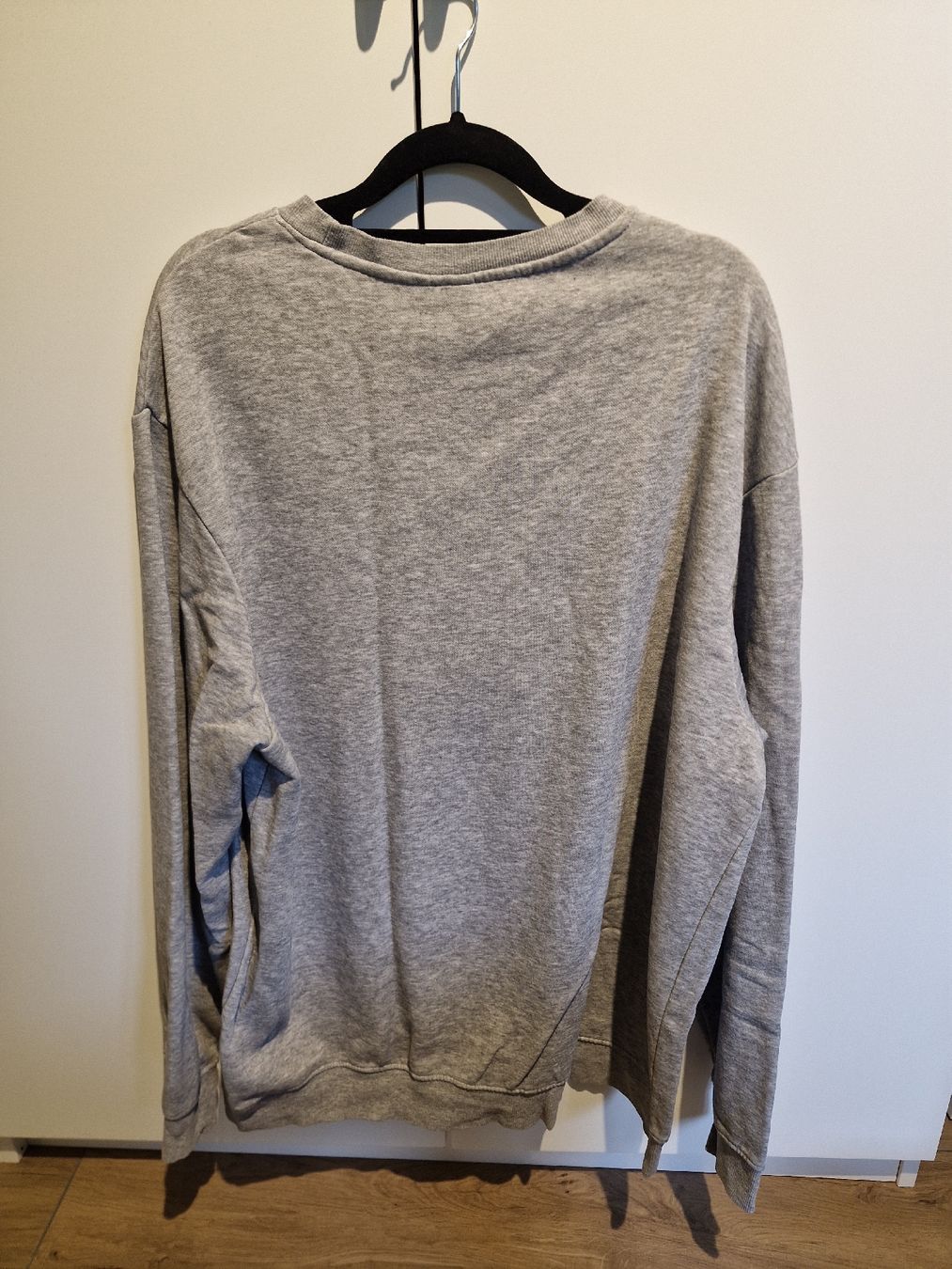 H&M Maglioni & Felpe: Grauer Pullover – Usato da Muotathal venduto da Sereina-muheim 1