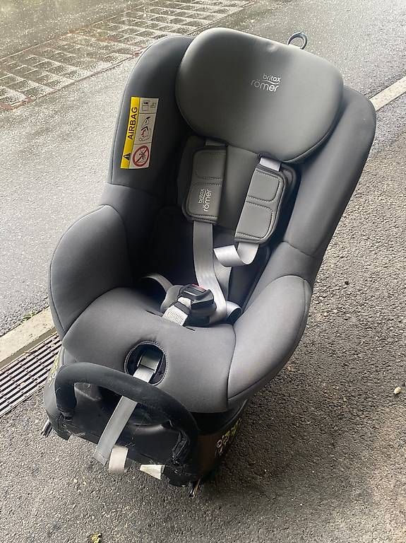 Seggiolini per auto: Siège auto BRITAX RÖMER DualFix 2 R – Usato da Crissier venduto da sleepingmouse