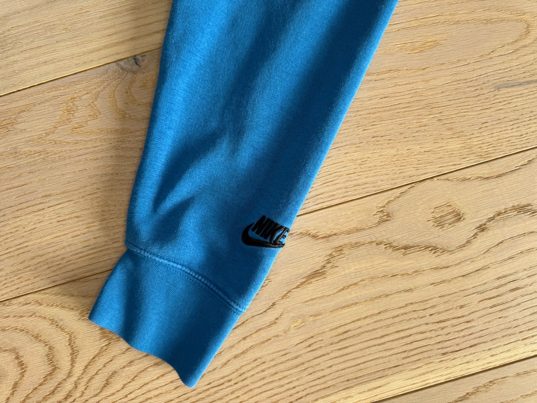 Nike Pullover & Sweatshirts: NIKE Pullover – Gebraucht aus La Chaux-de-Fonds von slishwardrobe 5
