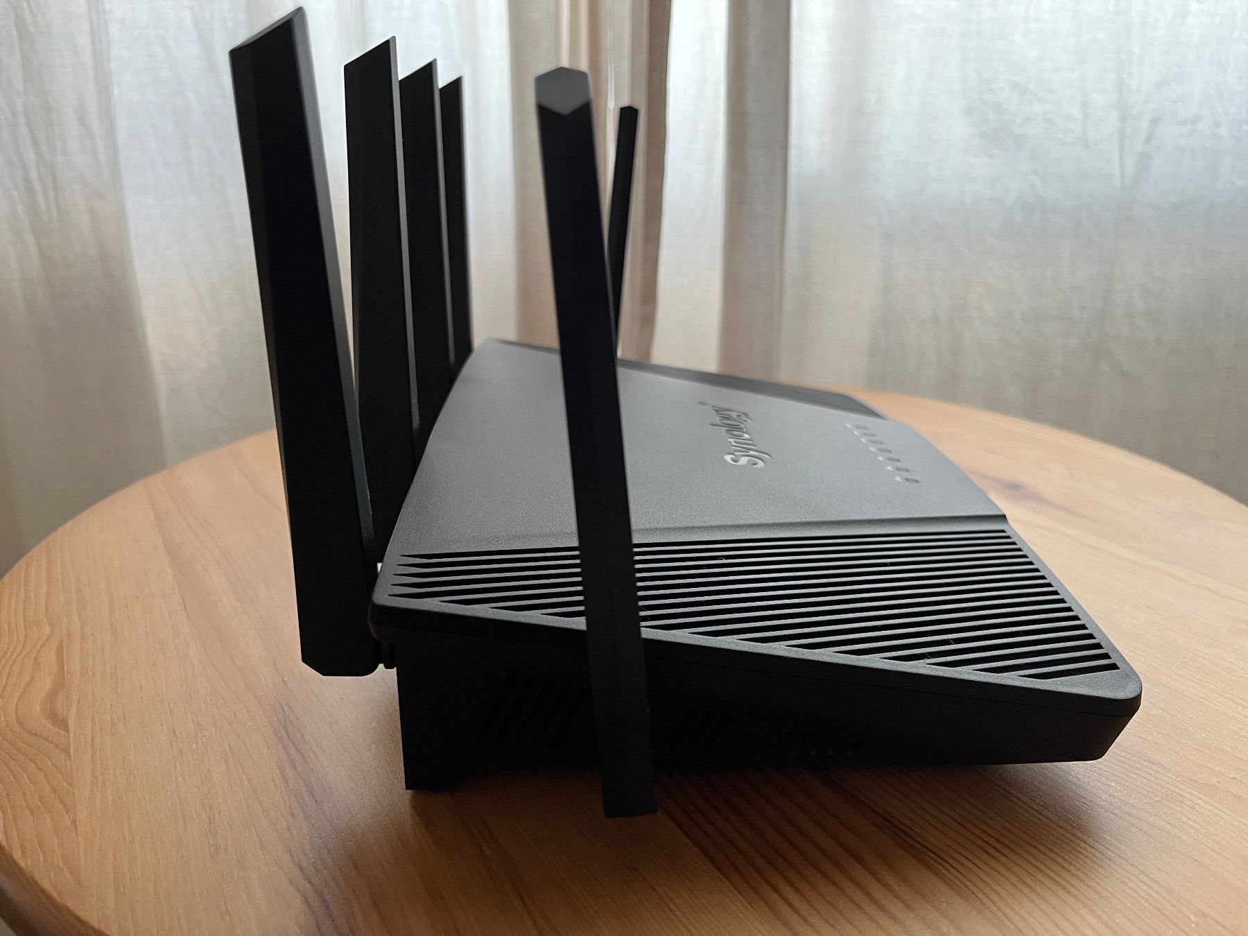 Synology Modem & Router: Synology RT6600ax – Usato da Zürich venduto da qui_xlb8 1