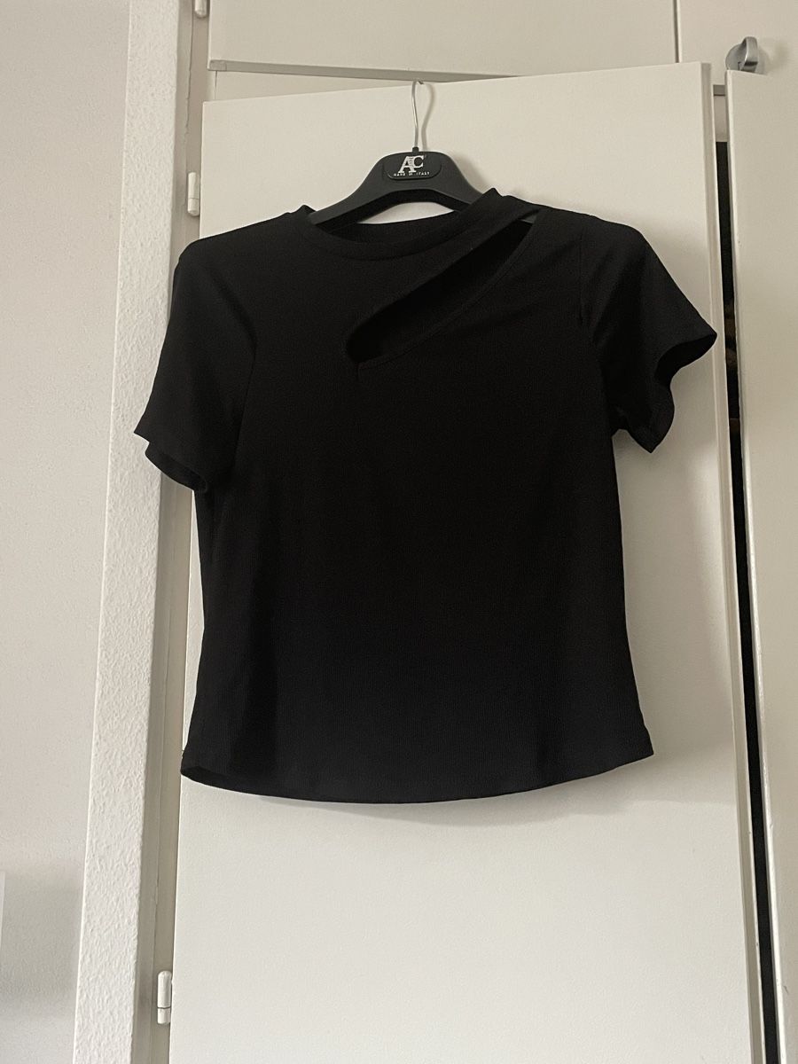 T-Shirts: T-shirt noir – Neu (gemäss Beschreibung) aus Lausanne von LILI0125
