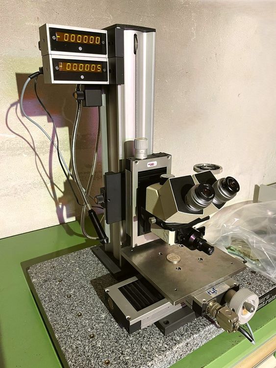 Stereo-Messmikroskop mit dig. Anzeige, 3 Mikrometer-Achsen | Kaufen auf ...