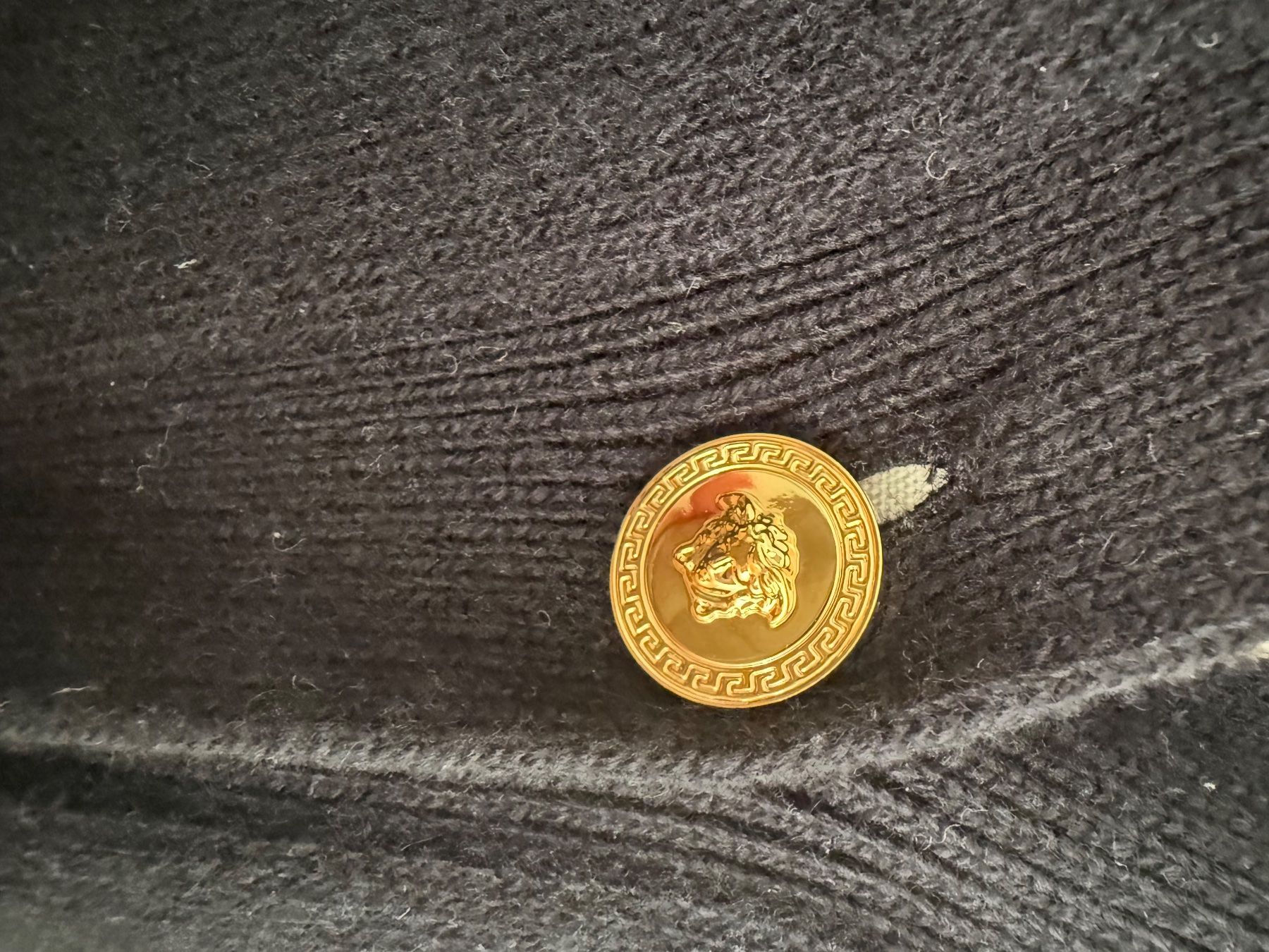 Versace Giacche: Original Versace Strickjacke   Gr. 40 – Usato da Reigoldswil venduto da benja01 1