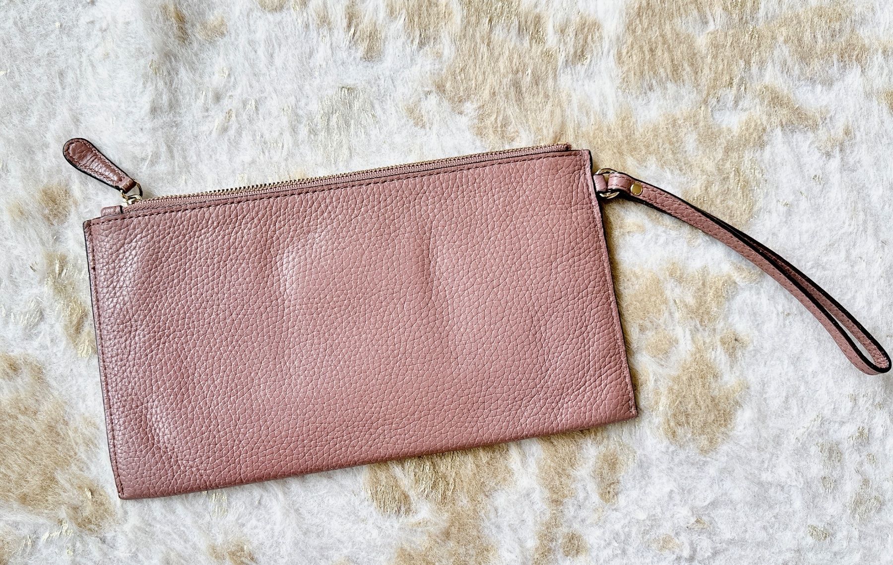 Michael Kors Portamonete: Michael Kors Leather Wristlet in Plum – Usato da Wädenswil venduto da runwayhysteria 1