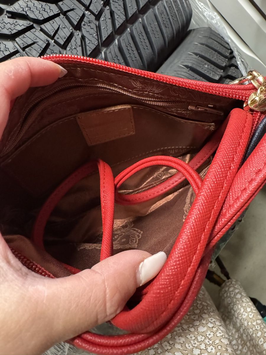 Borse da donna: Pochette à main  – Nuovo e nell'imballaggio originale da La Chaux-de-Fonds venduto da Andy_desousa 1