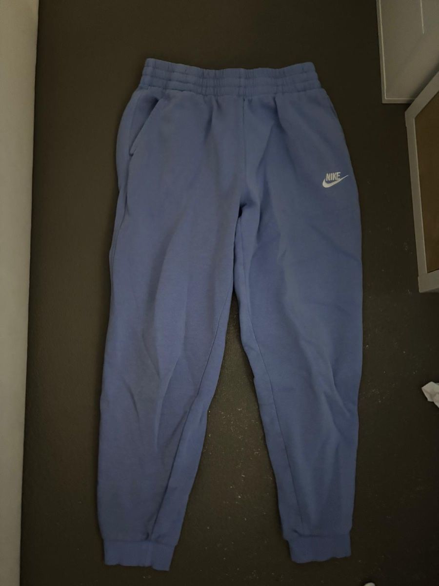 Nike Pantaloni: Pantalon de jogging Nike bleu clair - Taille  158-170 – Usato da Martigny venduto da lovejess