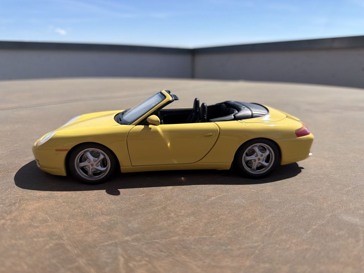 UT Models Modellini d'auto: Porsche 996 Carrera - 1/18 - UT Models – Usato da Wolfwil venduto da Rolex1 1