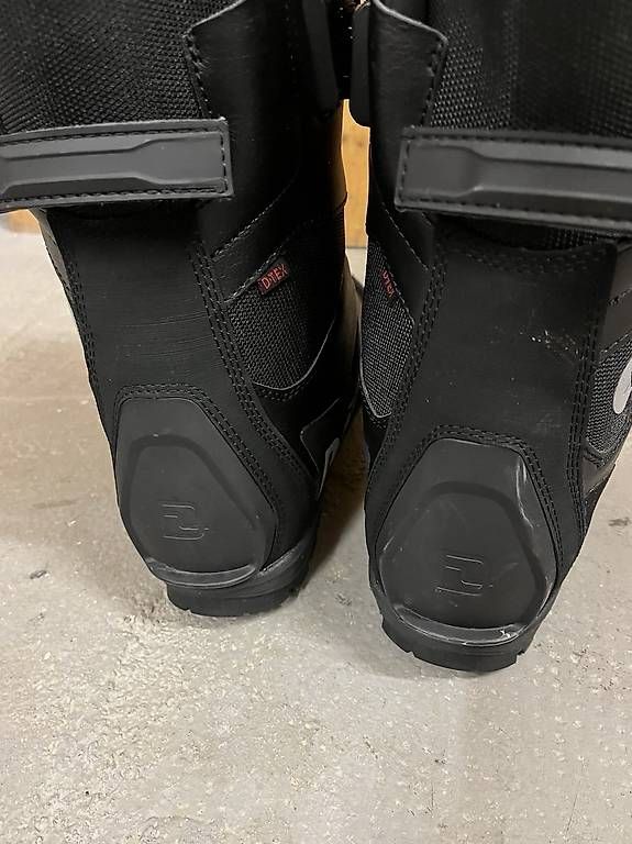 Deeluxe Scarpe da donna: Splitboardschuh Deeluxe Women – Usato da Chur venduto da Markeroni 1