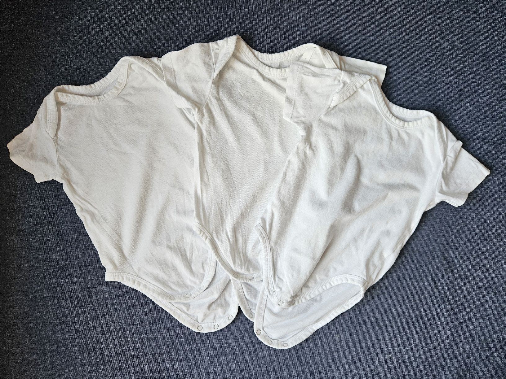 Manor Lotti & Set di vestiti: 3x Body Gr. 68 – Usato da Worb venduto da jun_fj8w