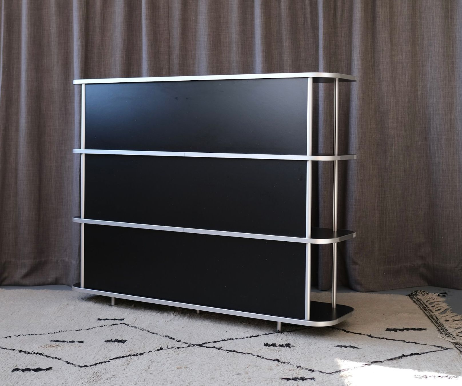 Wogg Scaffali: WOGG 18 Classicboard Sideboard – Usato da Bern venduto da Zmodern_CON 4