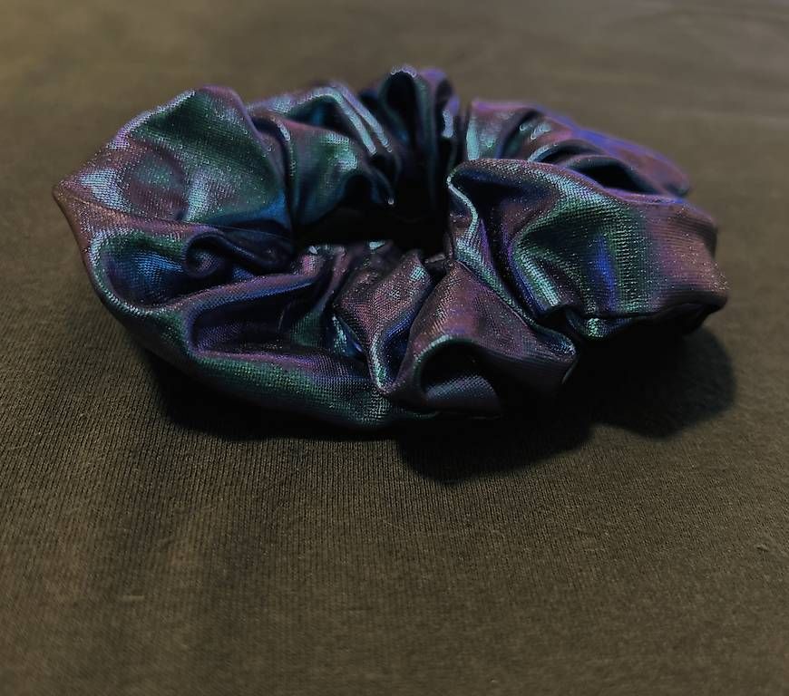 Accessori per capelli: Haargummi blau-violett schimmernd – Usato da Aeschi b. Spiez venduto da kim_28q9