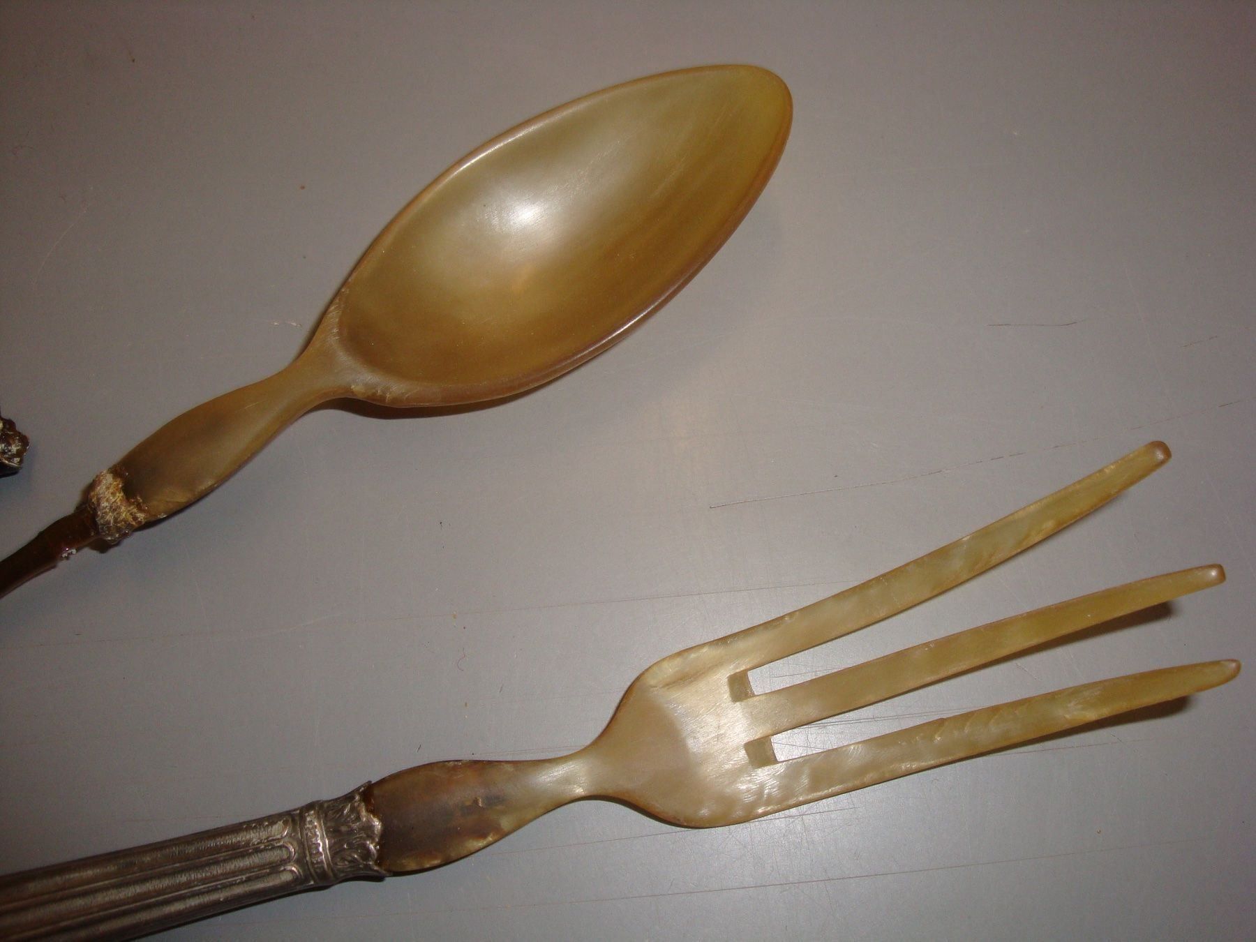 Set di posate: antikes Salatbesteck, zweiteilig – Usato da häusernmoos venduto da buc_8ftk 2