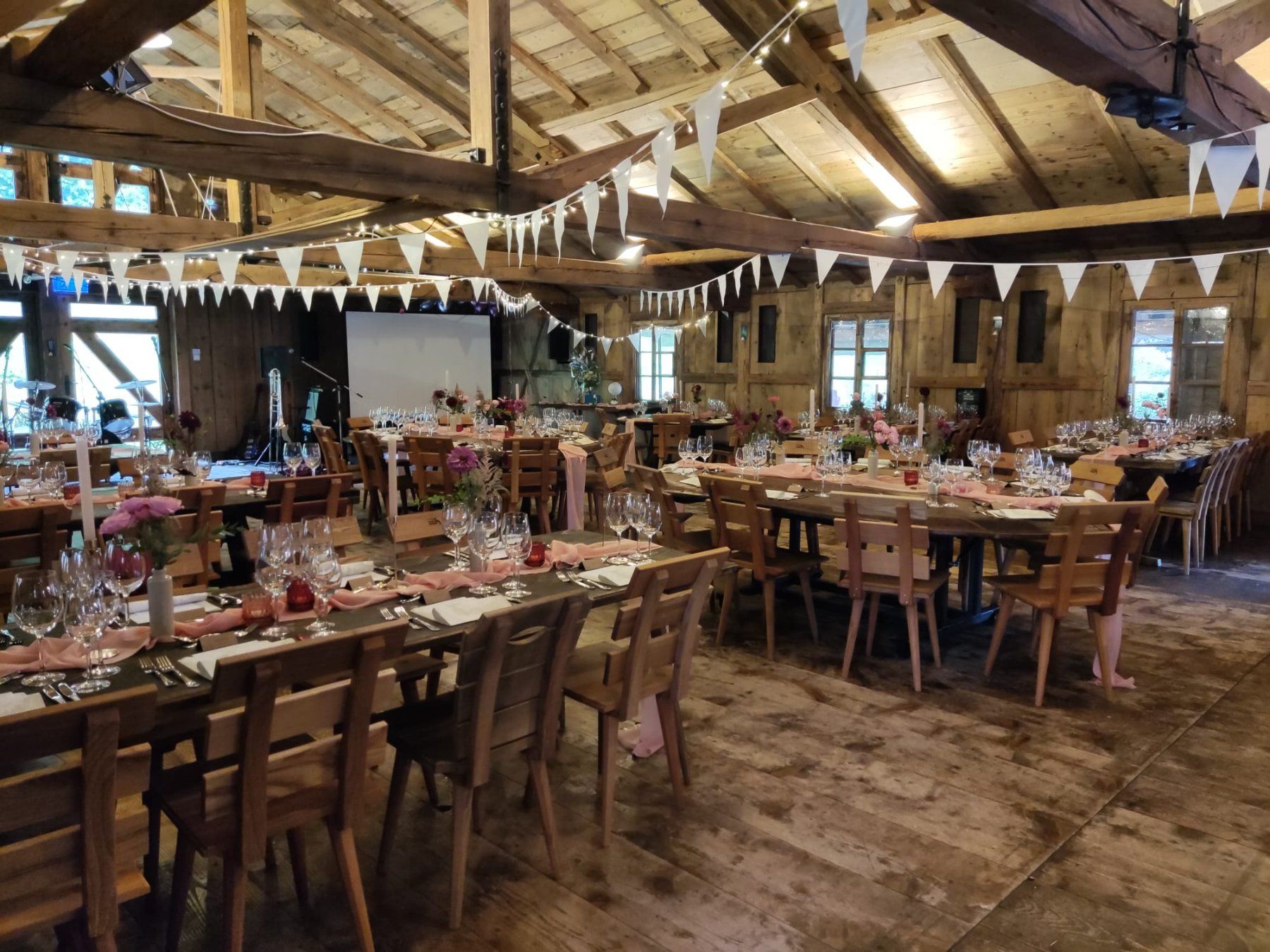 Tutte le decorazioni: weisse Wimpelkette – Usato da Winterthur venduto da mirihe 1