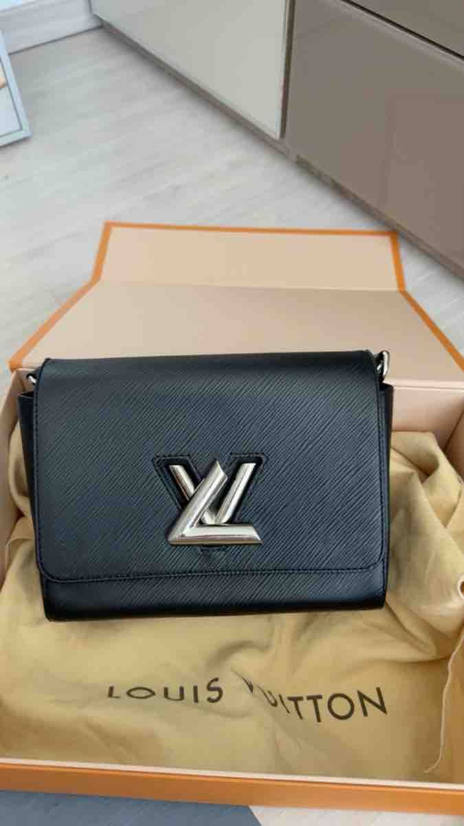 Louis Vuitton Borse da donna: Louis Vuitton Tasche schwarz neuwertig – Usato da Uetikon am See venduto da Mariaa144