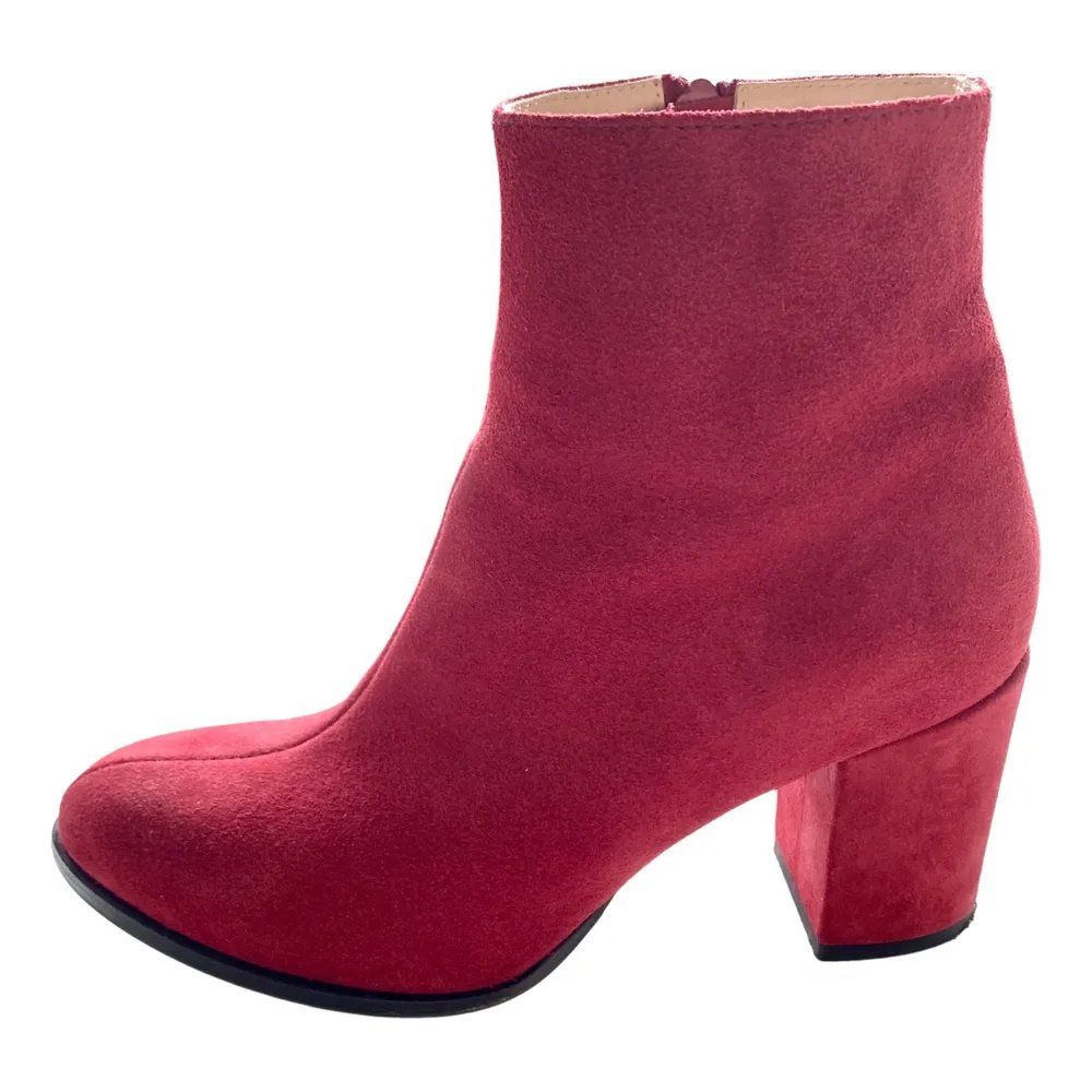 Damenschuhe: Stiefeletten Scarasso - Wildleder rot – Gebraucht aus Mörschwil von Nrohner