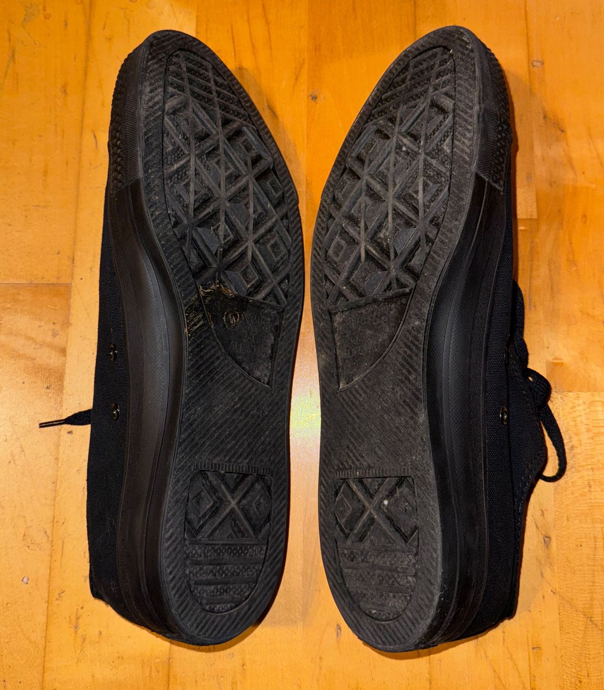 Converse Scarpe da uomo: CONVERSE 'Chuck Taylor All Star Core' Sneaker Schwarz 46.5 – Usato da Unterengstringen venduto da NOISE 1