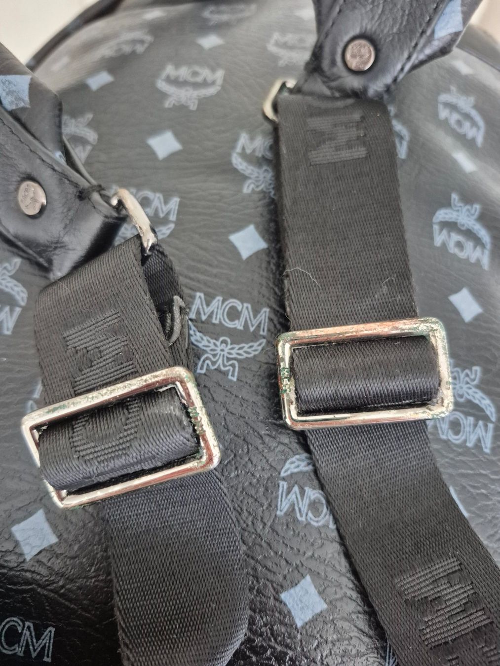Mcm Zaini: Original MCM Rucksack mit Nieten – Usato da Dottikon venduto da Pega7 8
