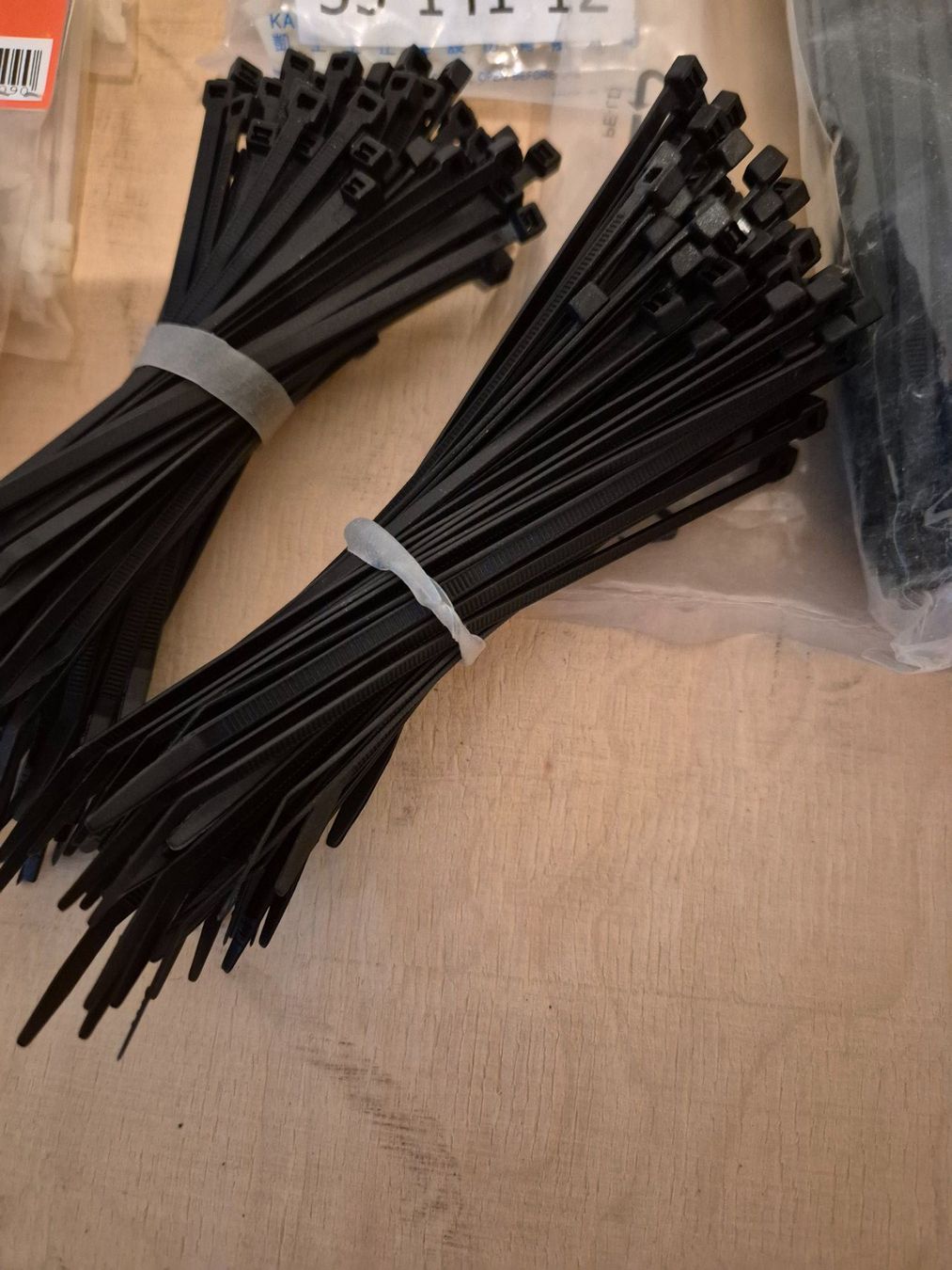 Componenti elettronici: COLLIERS DE SERRAGE / COLSONS - LOT – Usato da St-Imier venduto da Psaturnin 3
