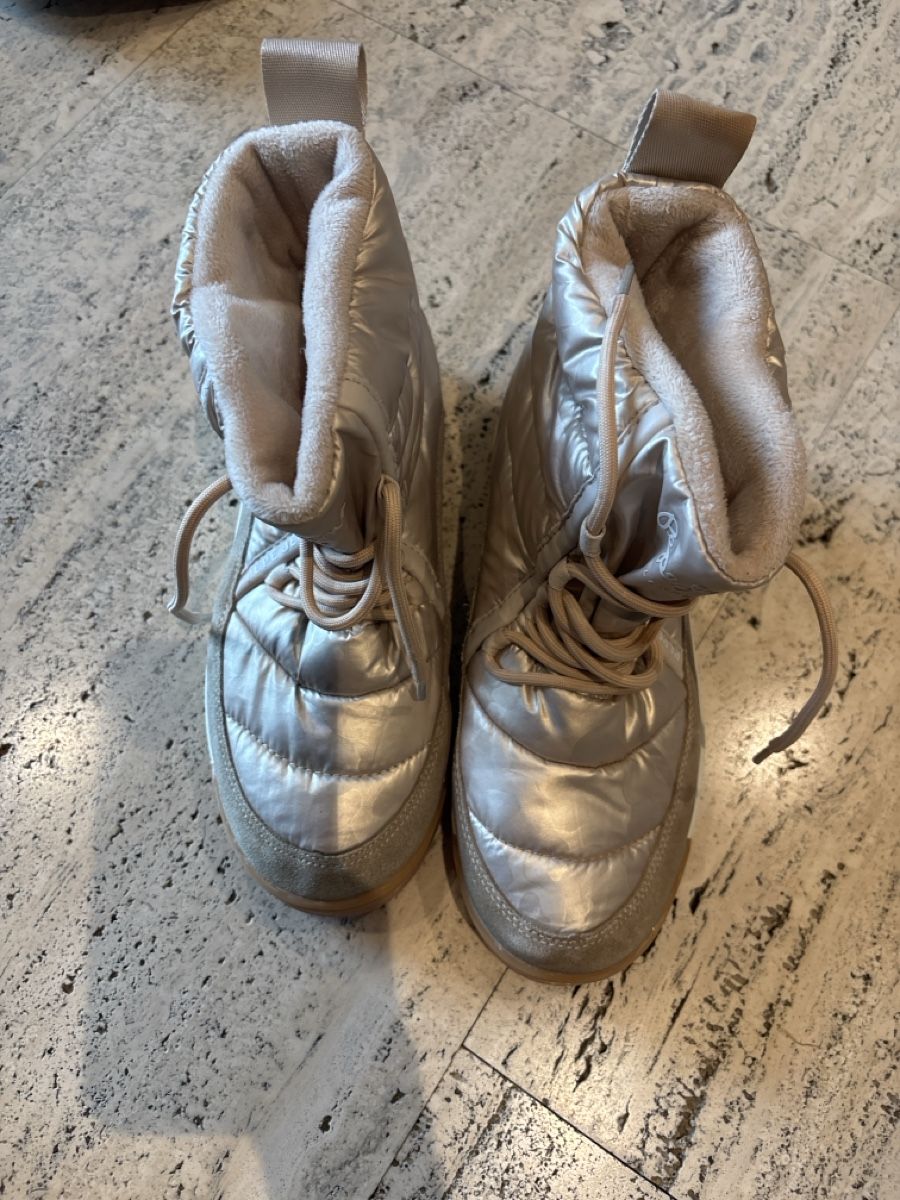 Scarpe per ragazze: Winterschuhe Grösse 37 – Usato da Salenstein venduto da sehrgut