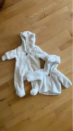 Baby Strampler mit Kapuze und Jacke weiss Grösse 56