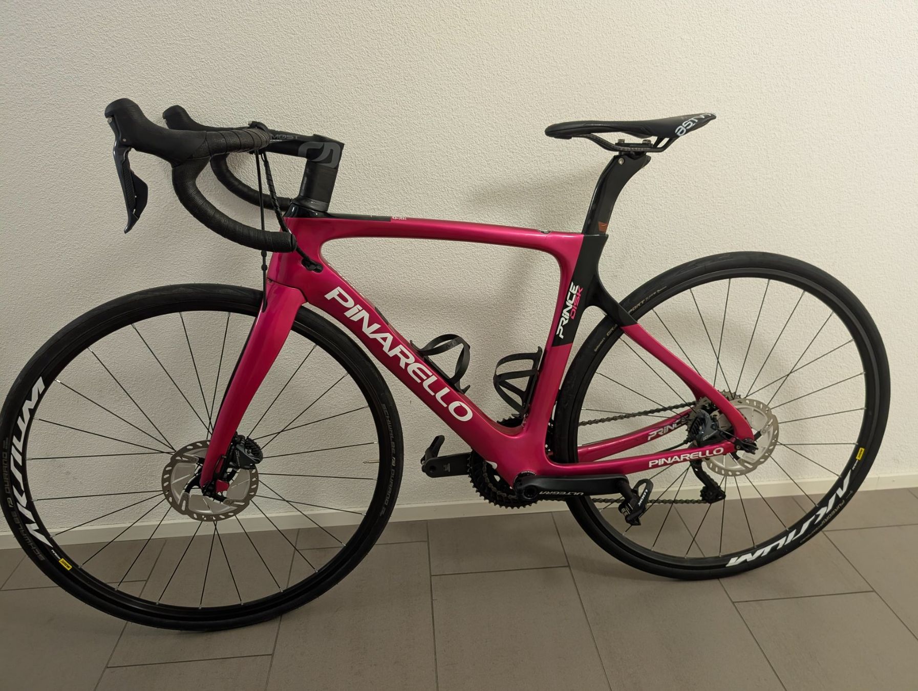 Pinarello Velos: Pinarello Prince Disk T700 – Gebraucht aus Thalwil von Tgatga 1