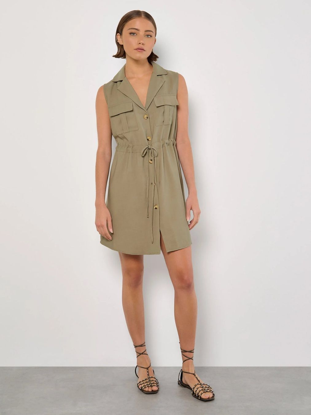 Vestiti: Apricot Utility Kleid Khaki XS – Usato da Liebefeld venduto da Ochotona 1