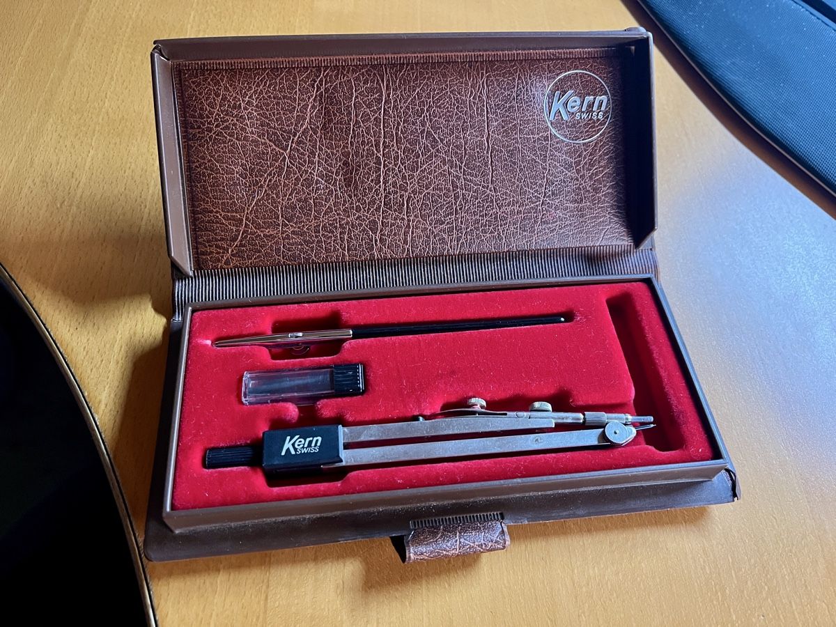 Compassi: Kern Swiss Zirkel, Retro – Usato da Domat/Ems venduto da This68
