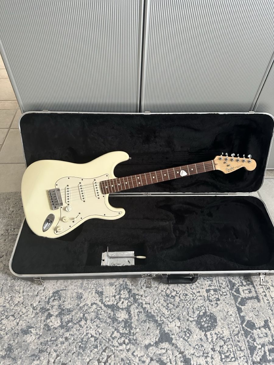 Fender Strumenti musicali: Fender Stratocaster 1992 Olympic White – Usato da Watt venduto da Gini120