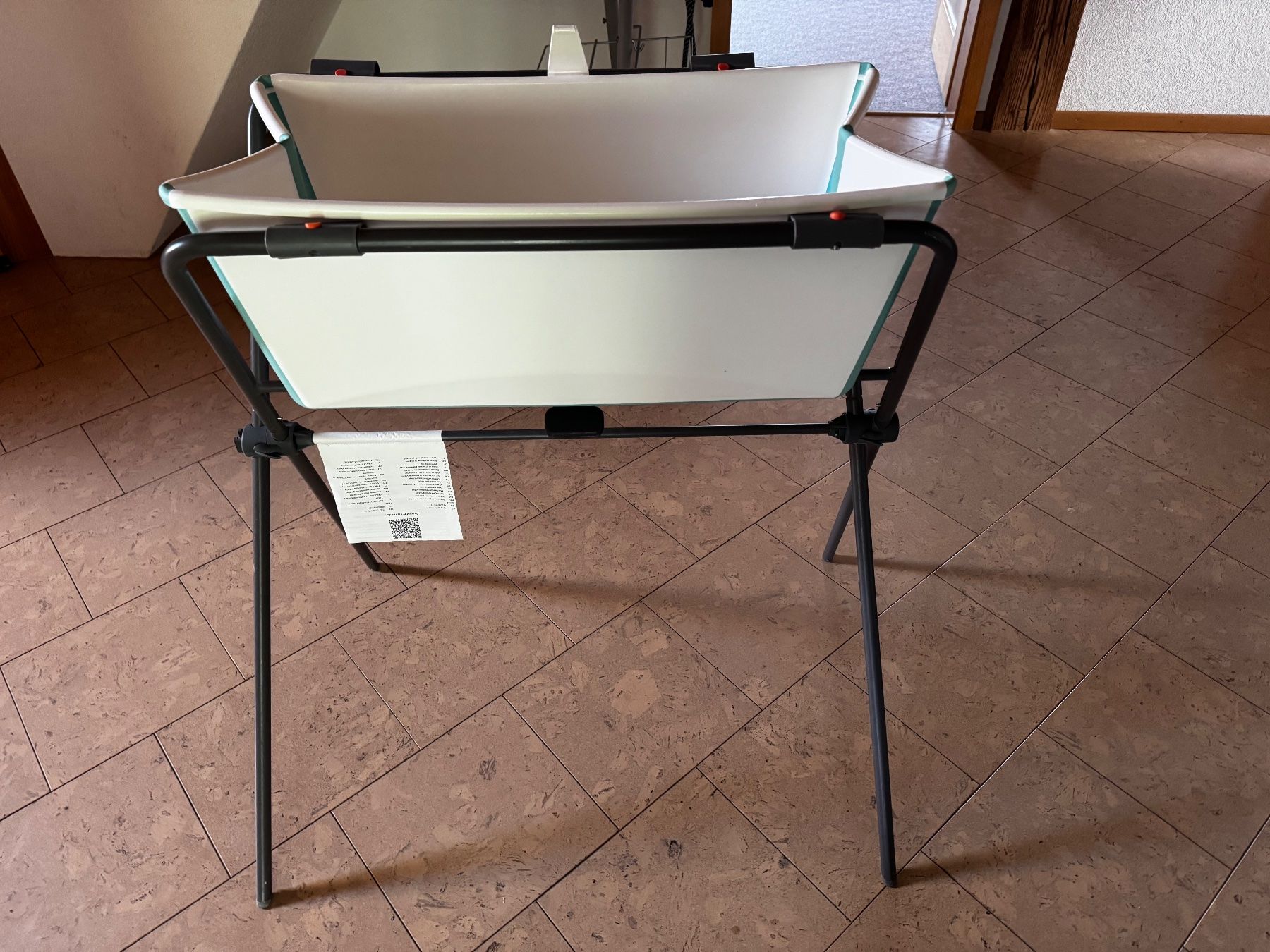 Stokke Badewannen: Stokke Bad + Stand – Gebraucht aus Wädenswil von hel_j9yw 1