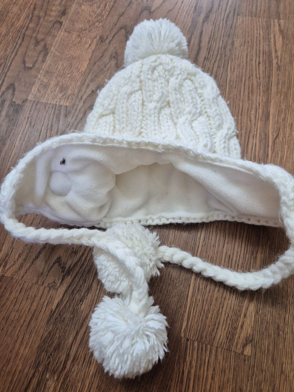 Chapeaux, bonnets & casquettes: White winter beanie from Wezde – D'occasion à Zürich par monadiederich 2