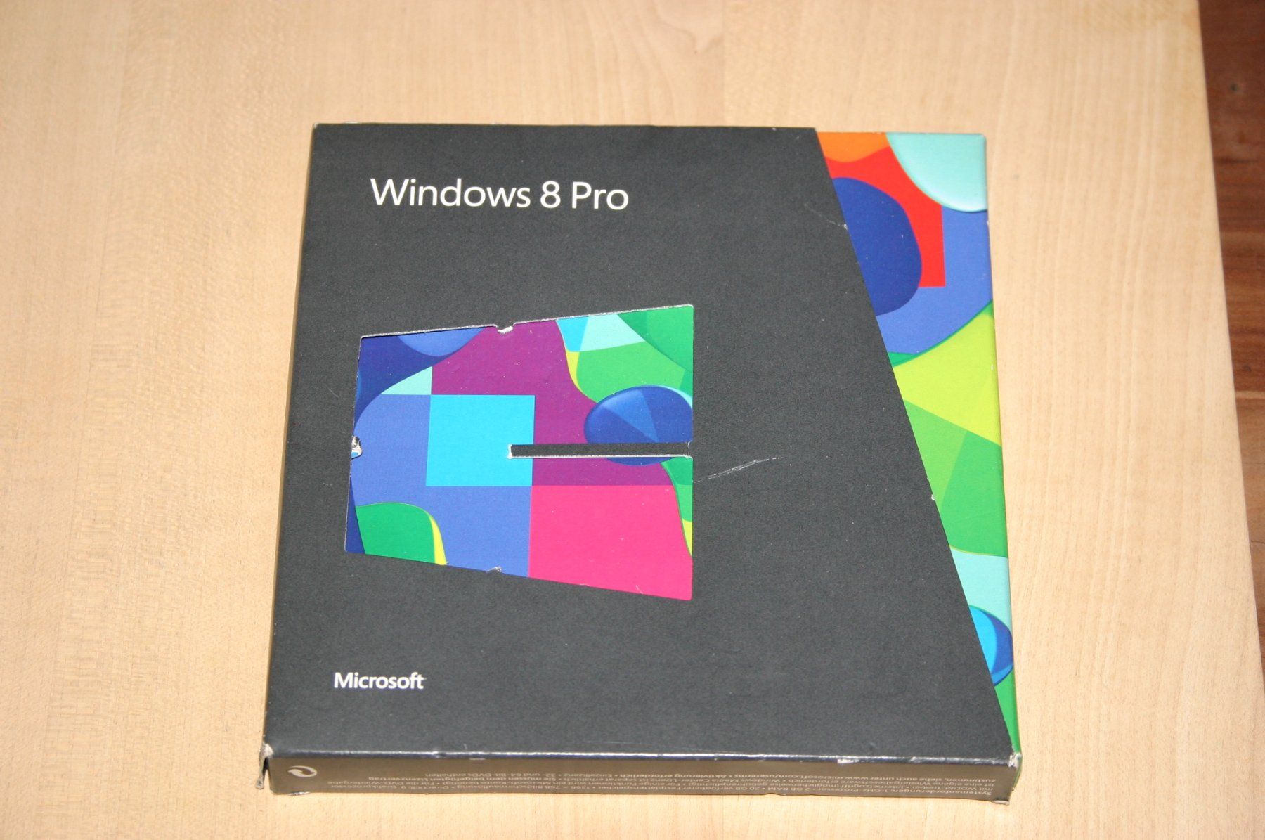 Microsoft Software: Windows 8 mit DVD's 32 und 64Bit – Usato da Stettlen venduto da Bigjm
