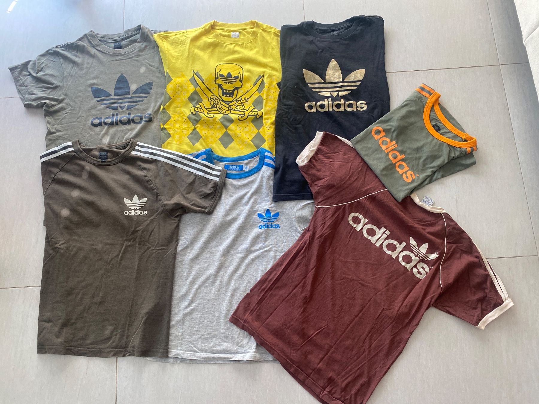 Adidas T-shirt: Retro Adidas Original T-Shirts – Usato da Zürich venduto da cuenca72