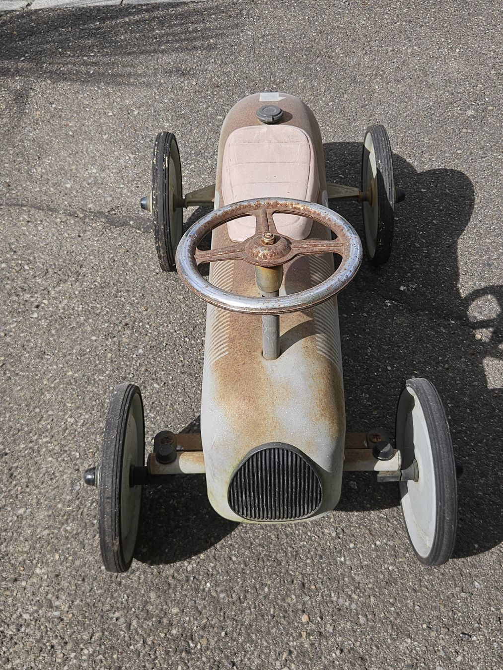 Véhicules pour enfants: Tretauto Oldtimer mit Nummer 1 guter Zustand – D'occasion à Dürnten par Andre.schubert 1
