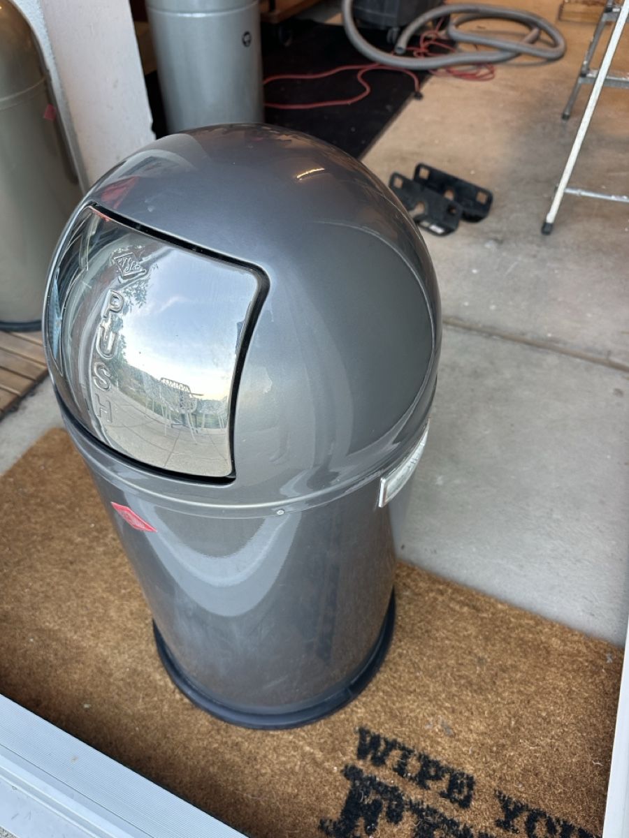 Wesco Abfalleimer: Abfalleimer Vesco Pushboy graphit – Gebraucht aus Regensberg von Chura