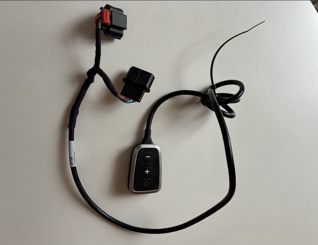 Tutti pezzi di ricambio auto: Gaspedaltuning DTE System für VW T Roc R – Usato da St.Moritz venduto da fseidensticker