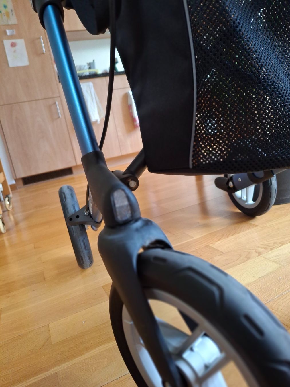 Ausili per la deambulazione: Rollator Gemino 30 saphire blau – Usato da Horw venduto da tomacin 4
