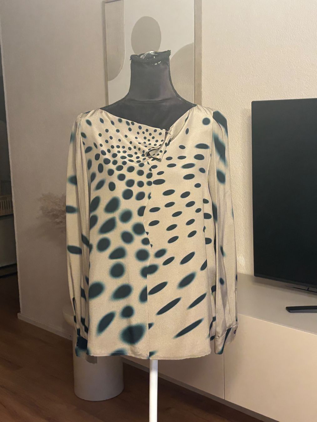Sonia Rykiel Blusen: Sonia Rykiel Bluse 100% Seide – Gebraucht aus St. Margrethen SG von dijanaO 3