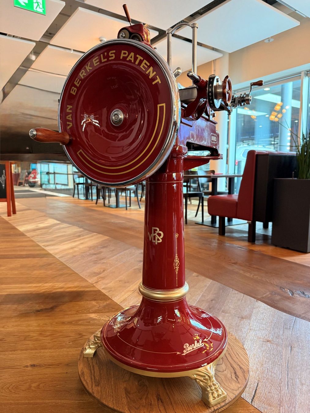 Berkel Elettrodomestici da cucina: original restaurierte Berkel Model 9H – Usato da Zürich venduto da Autocity