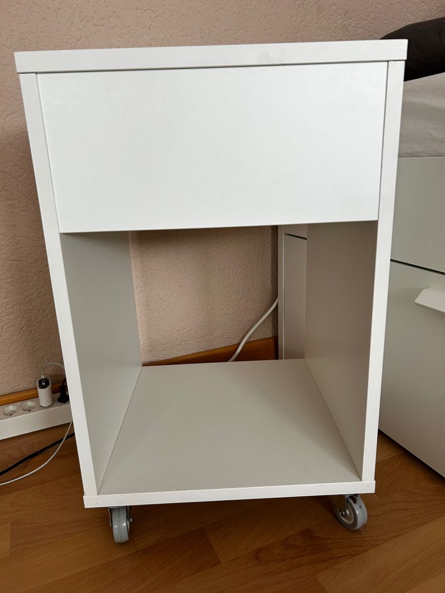 Ikea Comodini: Weisser Ikea Nachttisch / Rollcontainer – Usato da Ettiswil venduto da sunnysimi 3
