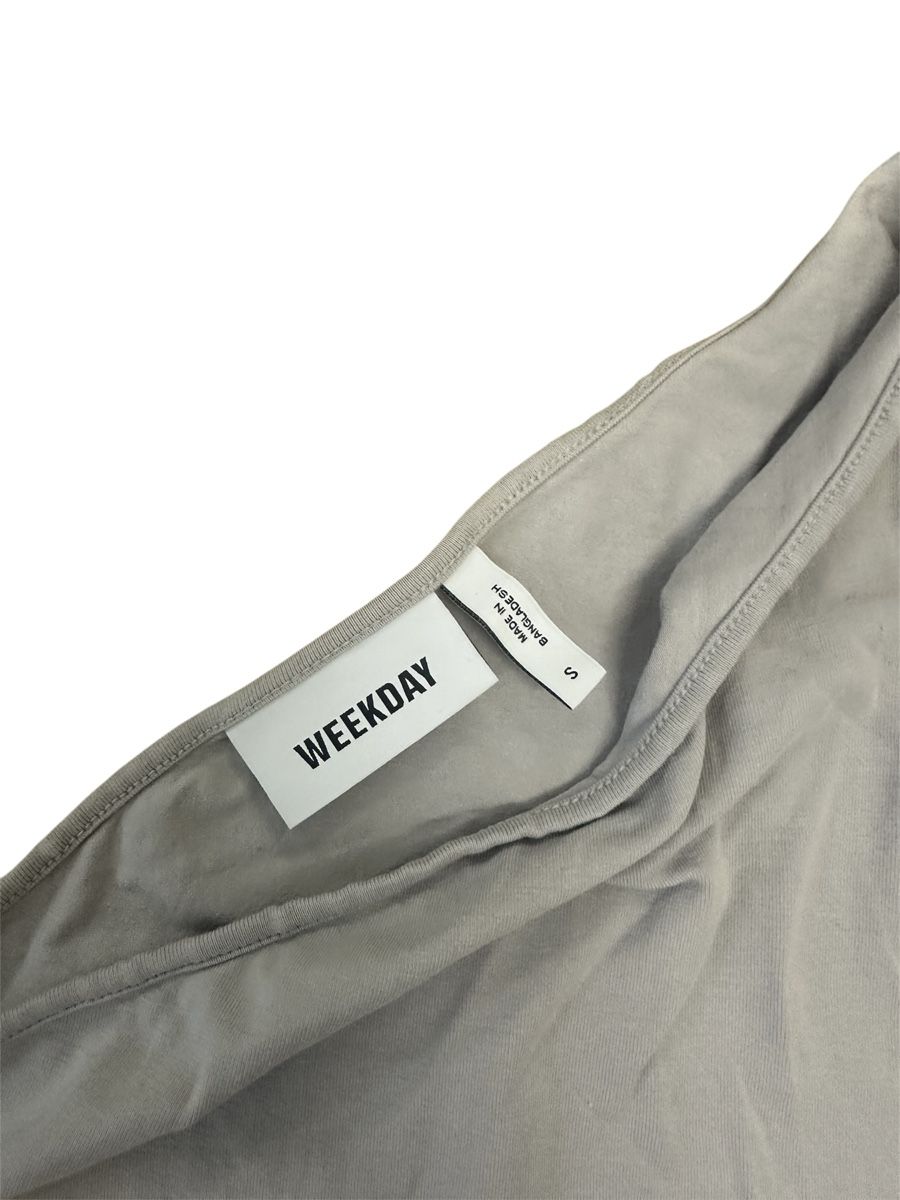Weekday Tops: Weekday Asymmetric Top, size S – Gebraucht aus Buochs von zukkias 1
