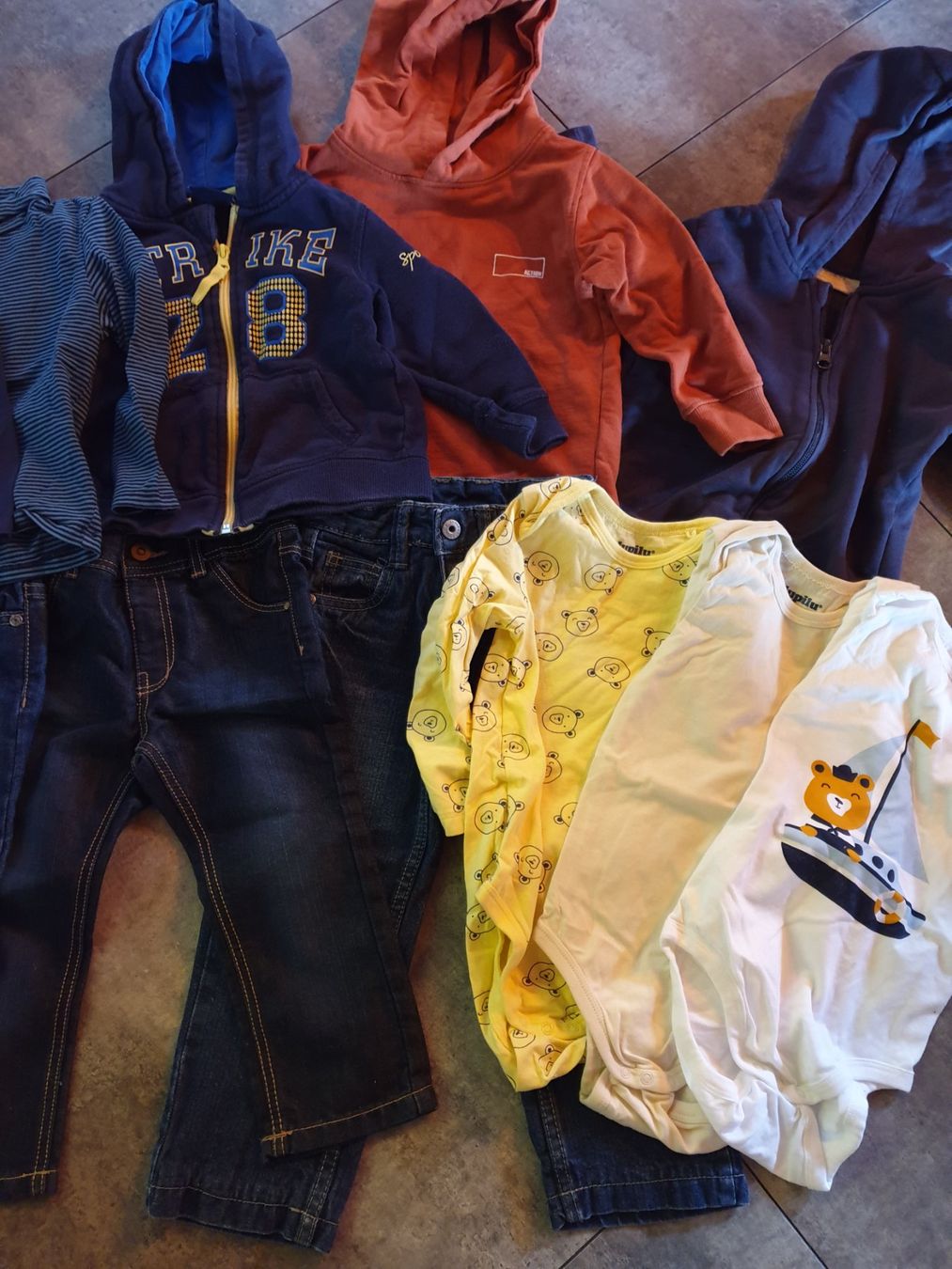 Ensembles coordonnés: Grosses Kleiderpaket Grösse 86/92 – D'occasion à Reutigen par Easy0807 2