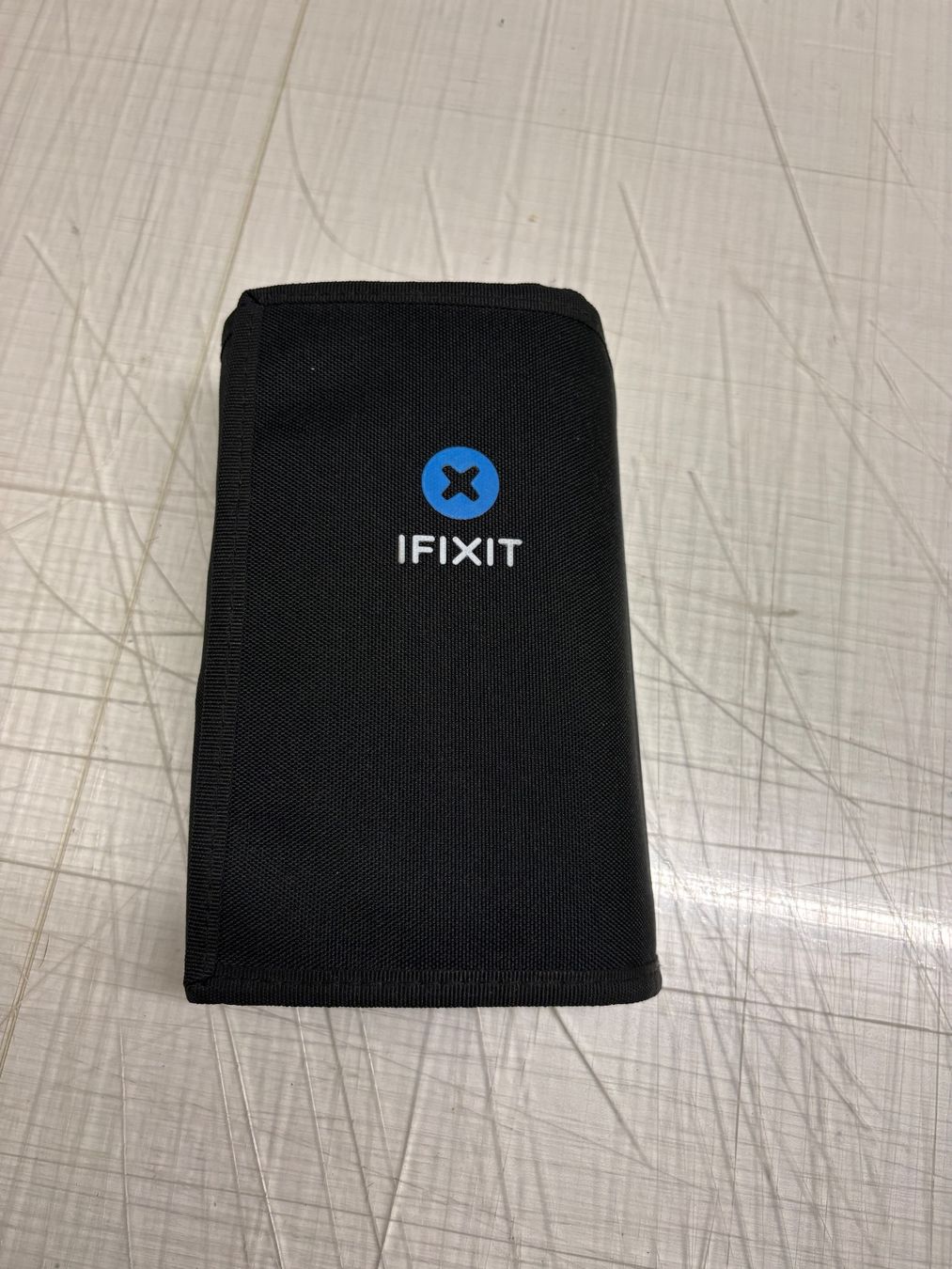 Alle Werkzeuge: iFixit Boîte à outils Pro Tech – Neu (gemäss Beschreibung) aus Chêne-Bougeries von jool