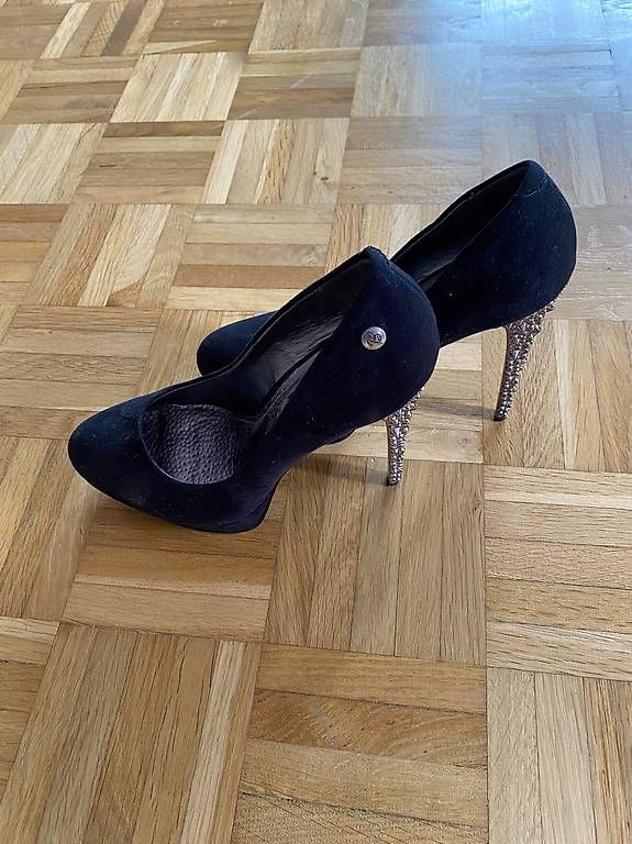 Scarpe da donna: Tacchi neri – Usato da Massagno venduto da lad_cv7t 2