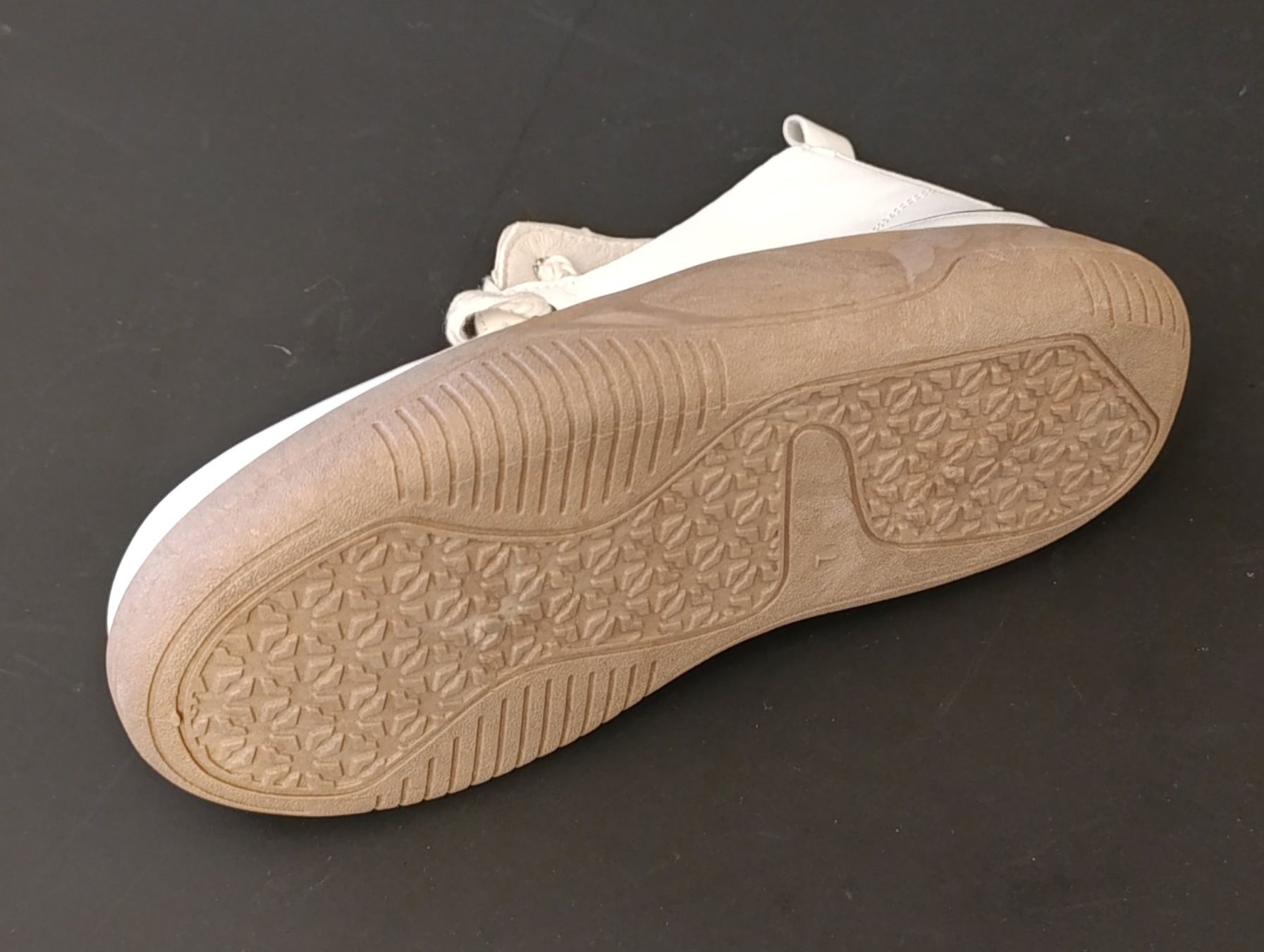 Scarpe per ragazze: Chaussures montantes blanches taille 38.5 – Nuovo (secondo la descrizione) da Thielle venduto da Plusvalue_Neuchatel 3