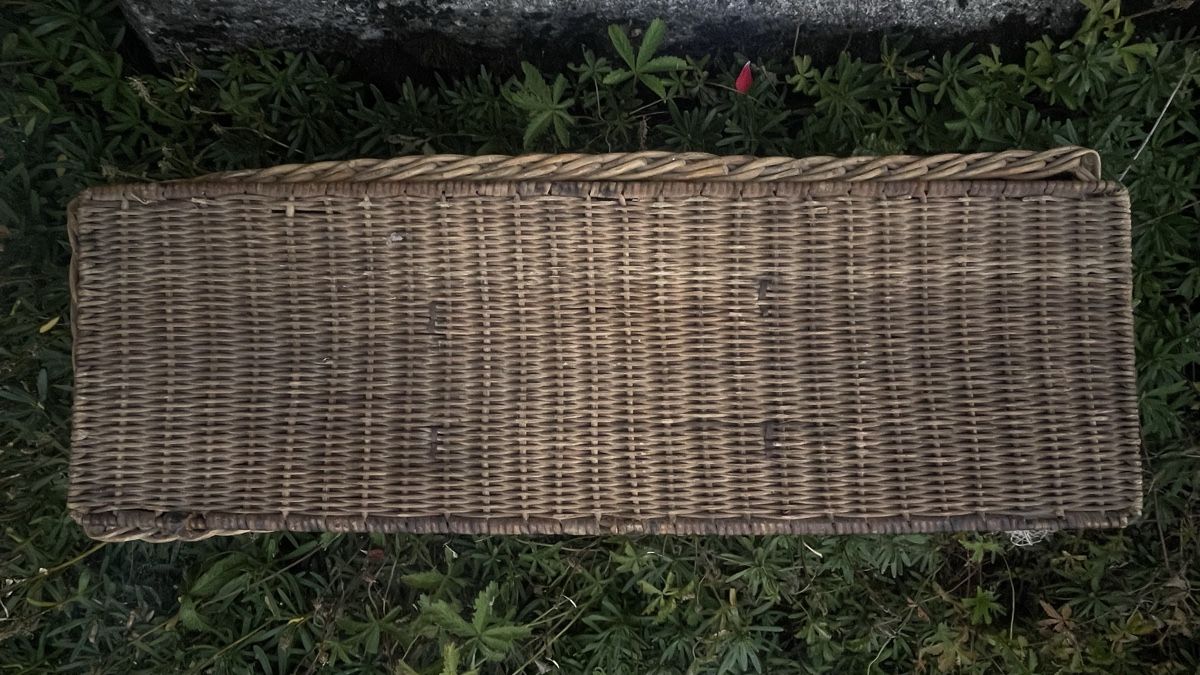 Attrezzatura & Pezzi di ricambio: Militär Munitionskorb Weide mit Blechschild gebraucht – Usato da Eschenbach SG venduto da Helveticus 2