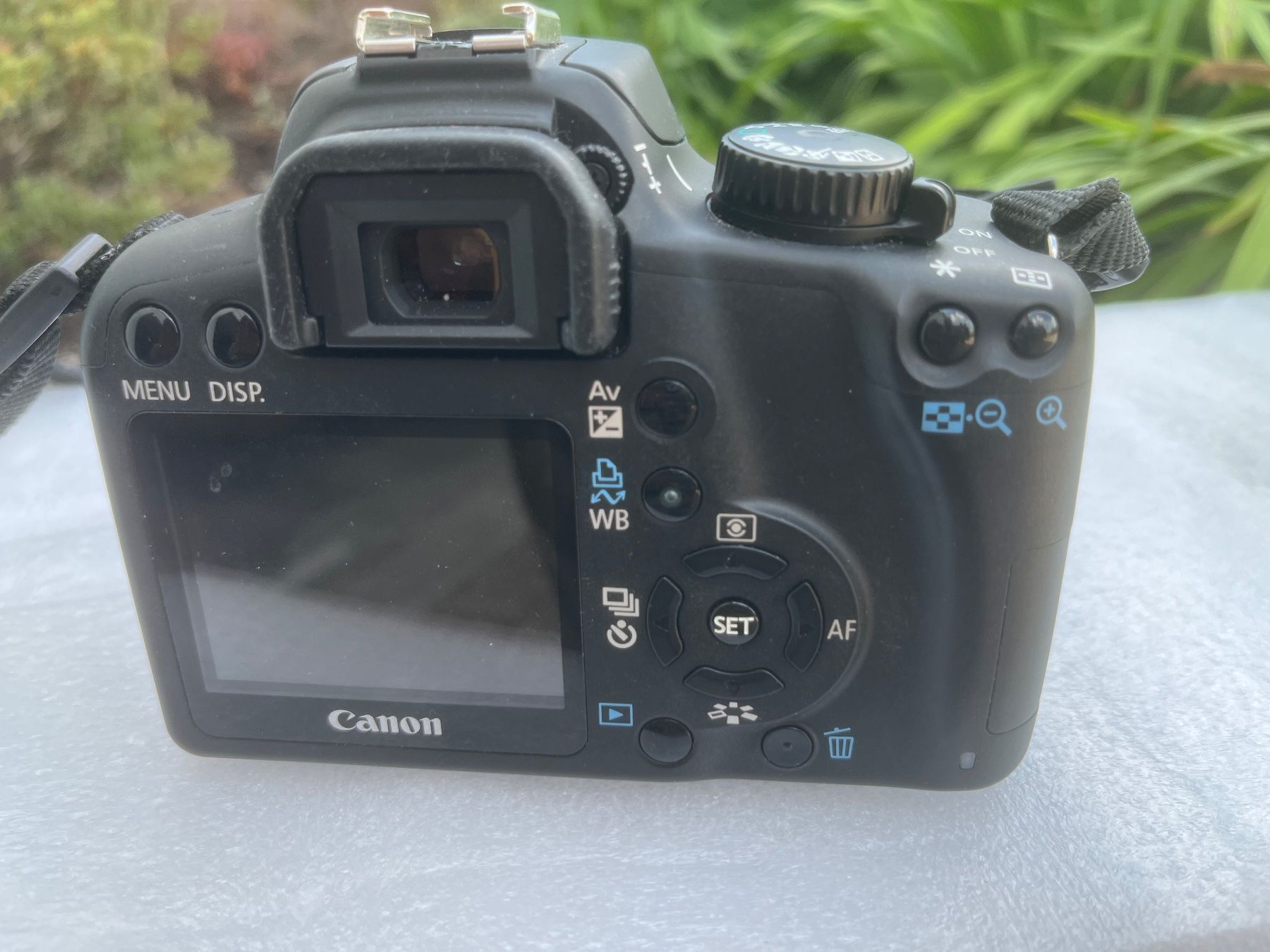 Canon Appareil photo: Canon EOS 1000D  + Blitz – D'occasion à Magden par Hornet2 2