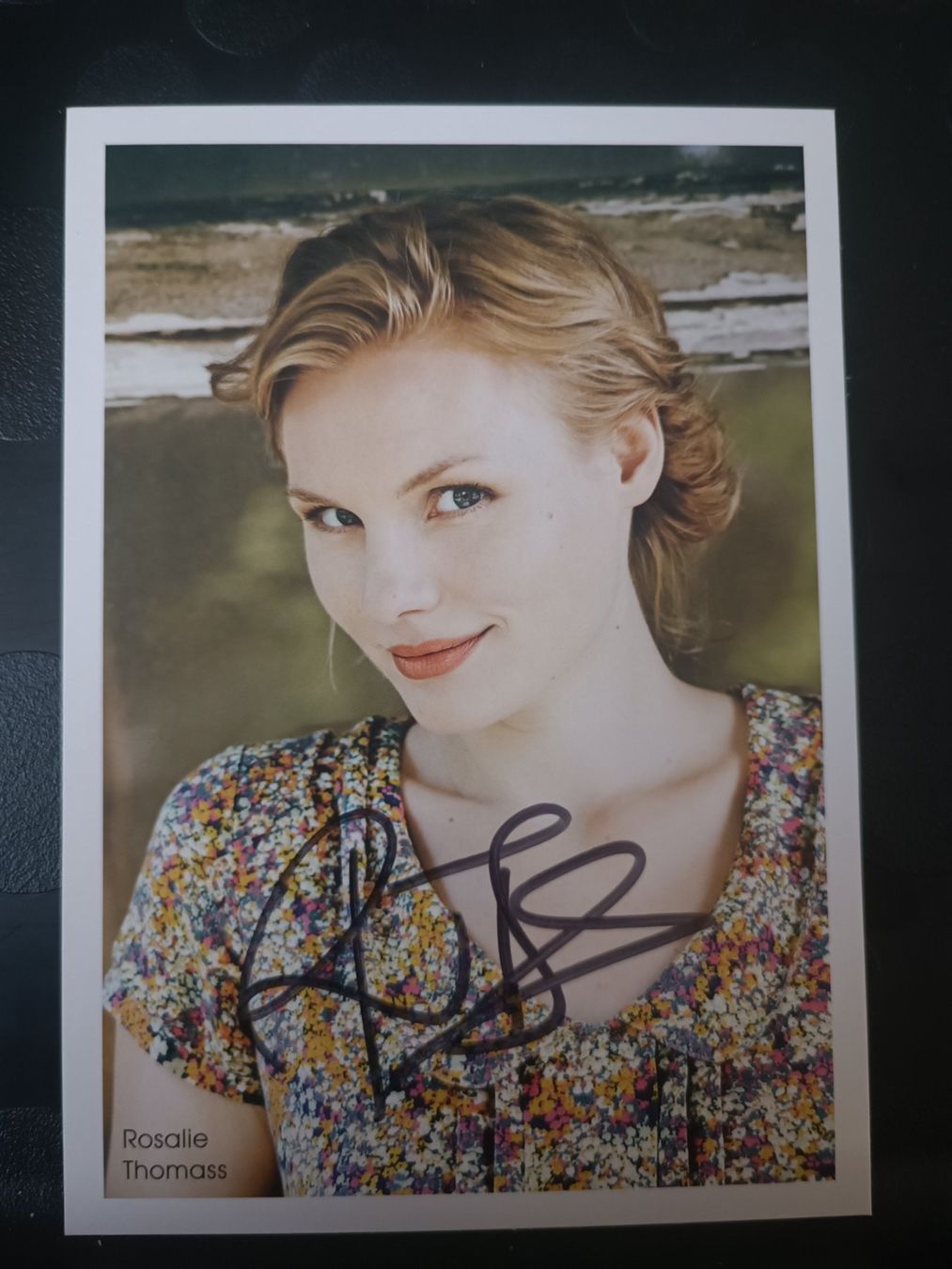 Autografi: Rosalie Thomass - handsigniert – Usato da Menziken venduto da Artographs