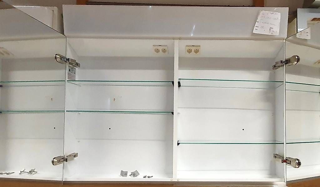 Armadietti a specchio: Spiegelschrank- 2er, mit Licht, weiss – Usato da Winterthur venduto da BauTeilLaden2000