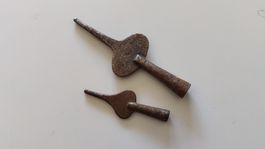 Antike Uhrmacherschlüssel 6mm und 5mm (L10)